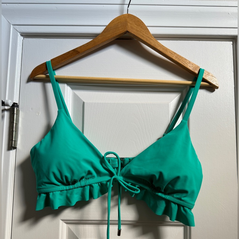 NWT Cupshe Green ruffled bikini set size XL
